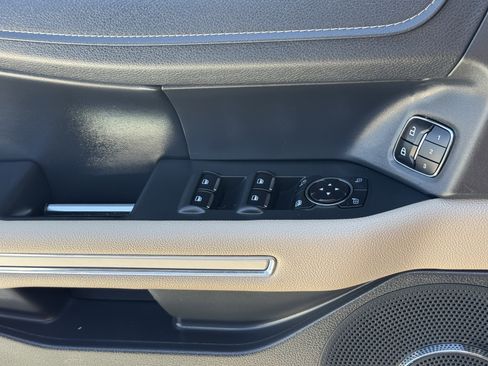 Used 2024 Ford Expedition Limited image 26