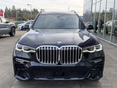 Used 2019 BMW X7 xDrive50i w/ M Sport Package image 2