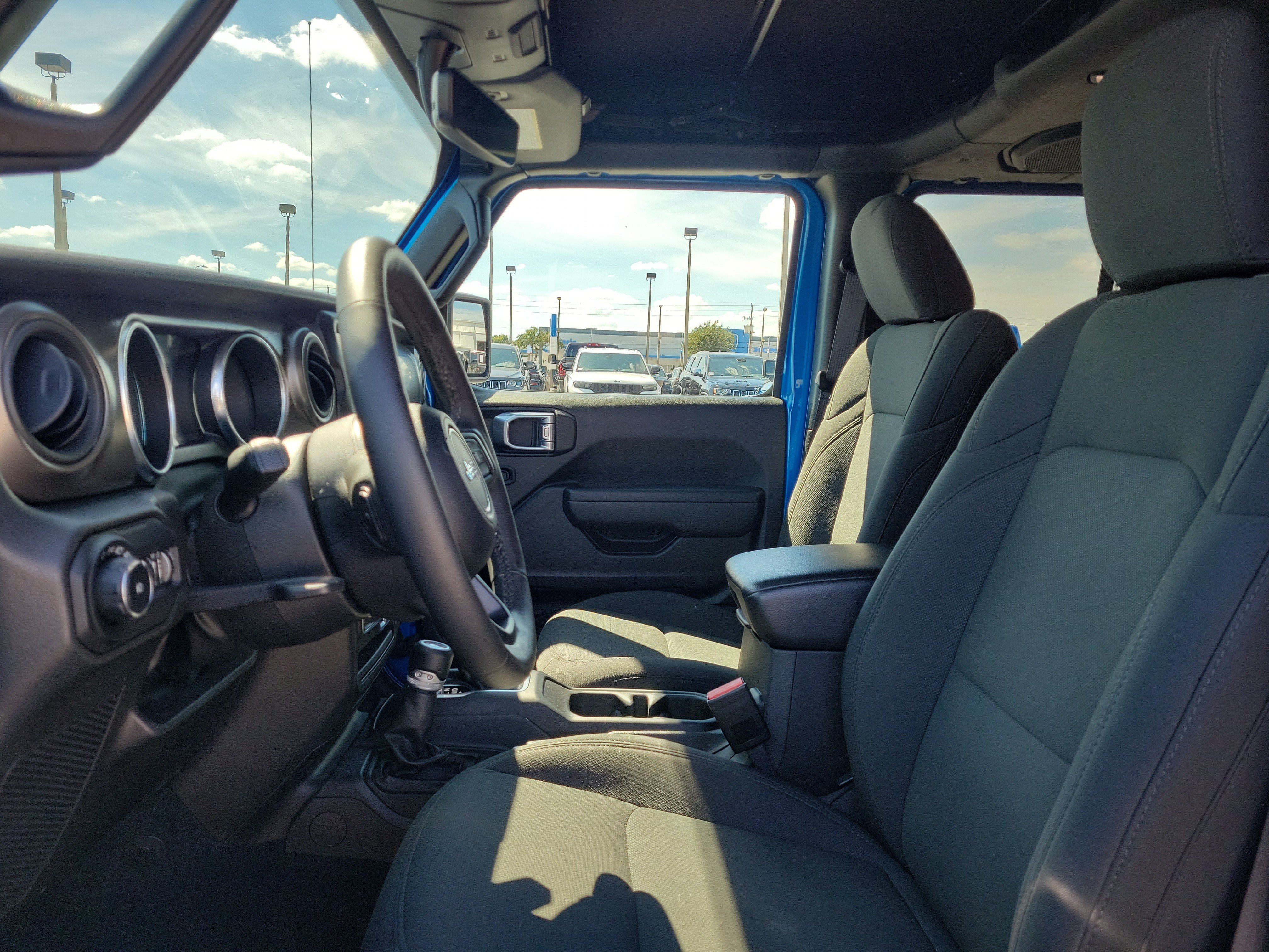 Used 2022 Jeep Wrangler Unlimited Sport AWD/4WD image 14