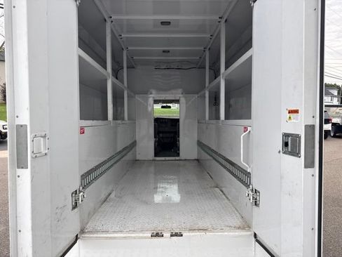 Used 2023 Chevrolet Express 3500 w/ Power Convenience Package RWD image 9