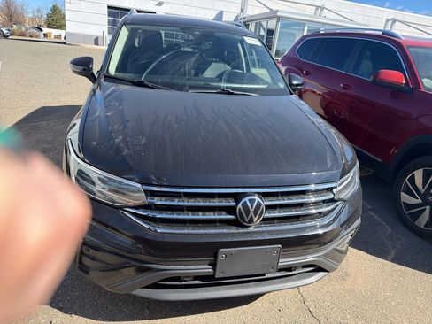 Used 2022 Volkswagen Tiguan SE w/ Panoramic Sunroof Package AWD/4WD image 13