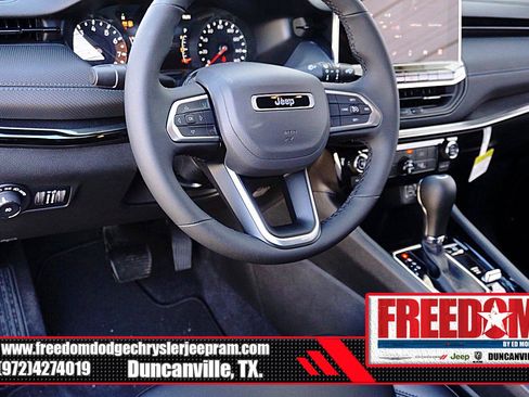 New 2026 Jeep Compass Latitude image 25