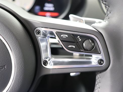 Used 2025 Porsche 718 Cayman image 33