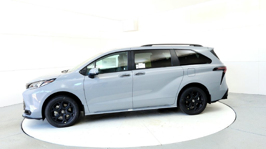 New 2026 Toyota Sienna XLE Woodland Edition AWD/4WD image 3