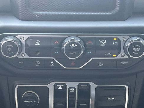 Used 2018 Jeep Wrangler Unlimited Sport S AWD/4WD image 12