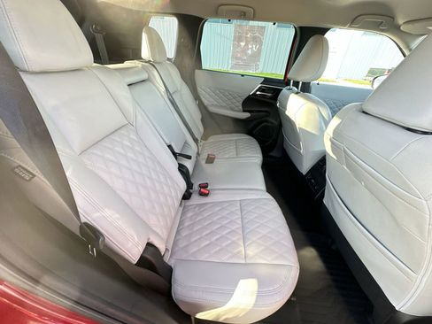 Used 2023 Mitsubishi Outlander SEL AWD/4WD image 27