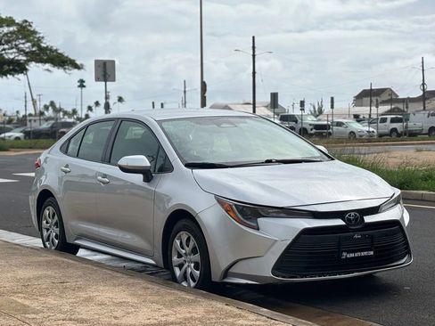 Used 2023 Toyota Corolla LE image 6