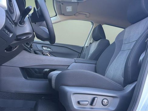 New 2026 Nissan Rogue SV w/ Cold Weather Package AWD/4WD image 23