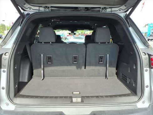 Used 2023 Chevrolet Traverse LT FWD image 20