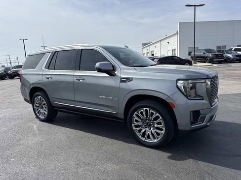 Used 2023 GMC Yukon Denali Ultimate AWD/4WD image 7