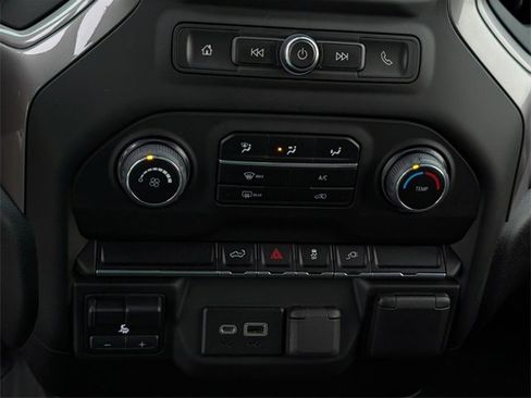 Used 2023 Chevrolet Silverado 2500 Custom w/ Custom Value Package image 18