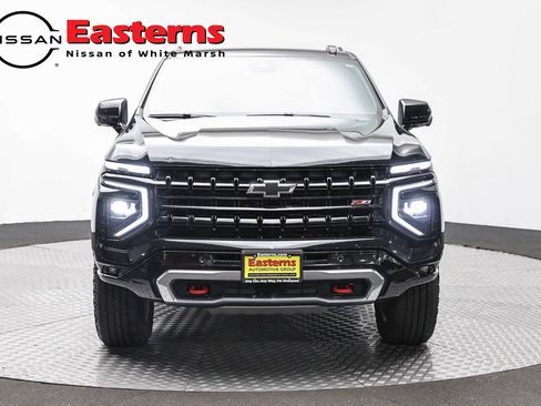 Used 2025 Chevrolet Suburban Z71 AWD/4WD image 2