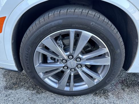 Used 2023 Cadillac XT6 Premium Luxury w/ Technology Package image 9