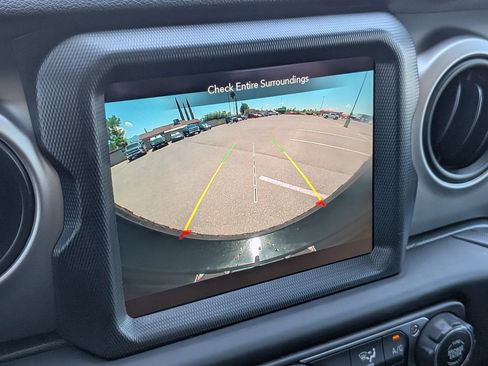 Used 2021 Jeep Wrangler Unlimited Sport AWD/4WD image 19