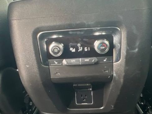 Used 2025 GMC Yukon XL Denali AWD/4WD image 26