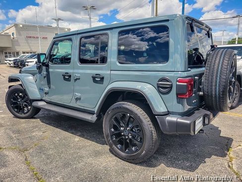 Certified 2025 Jeep Wrangler Unlimited Sahara AWD/4WD image 10