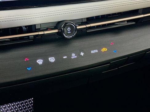 Used 2023 Nissan Ariya FWD image 24