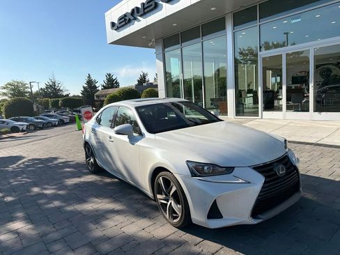 Used 2017 Lexus IS 200t w/ Navigation System Package RWD image 4