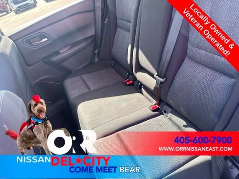Used 2024 Nissan Rogue SV FWD image 12