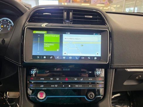 Used 2018 Jaguar F-PACE S AWD/4WD image 16