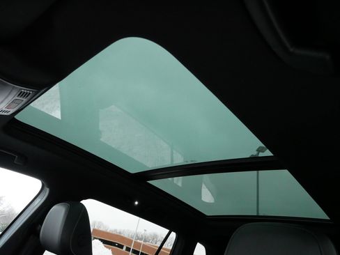 Certified 2024 Volkswagen Tiguan SE R-Line image 32