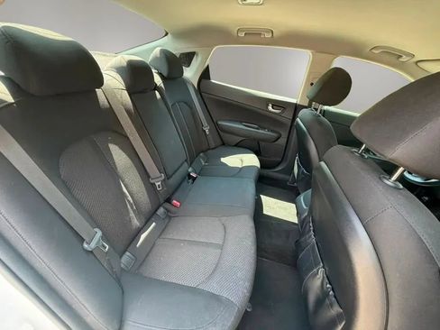Used 2018 Kia Optima LX w/ 17" Alloy Wheels Package FWD image 20