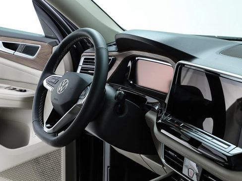 New 2026 Volkswagen Atlas SE FWD image 74