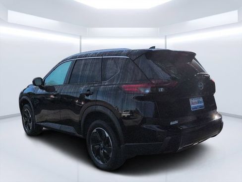 Used 2024 Nissan Rogue SV w/ SV Premium Package AWD/4WD image 5