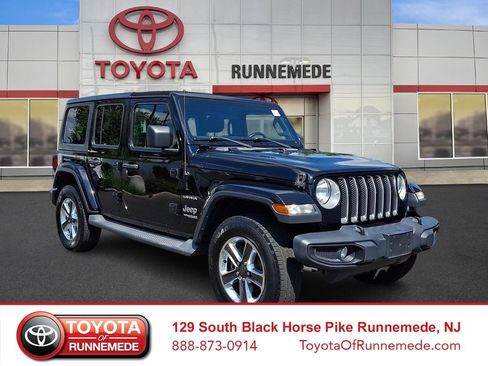 Used 2018 Jeep Wrangler Unlimited Sahara w/ Dual Top Group AWD/4WD image 1