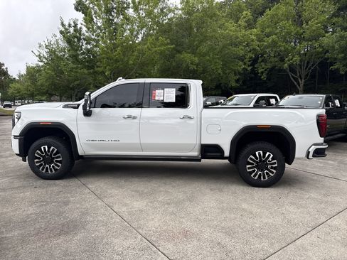 Used 2024 GMC Sierra 2500 Denali Ultimate AWD/4WD image 4