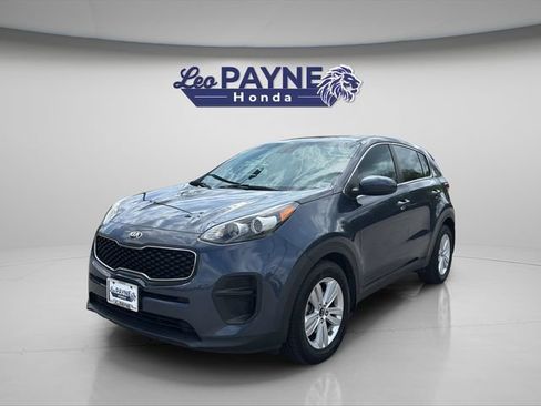 Used 2017 Kia Sportage LX image 2