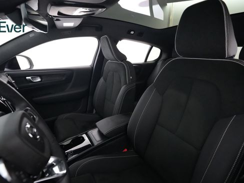 Used 2023 Volvo C40 P8 Recharge Plus AWD/4WD image 4