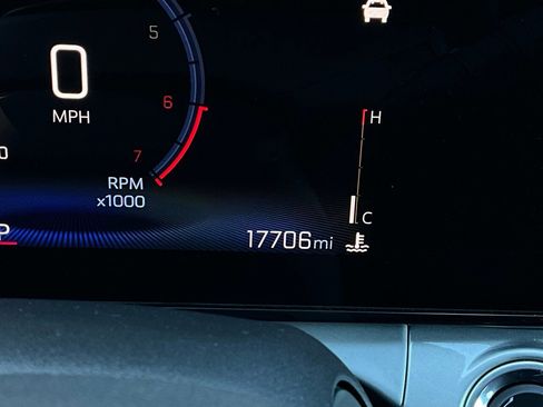 Used 2025 Chevrolet Trax LT image 36