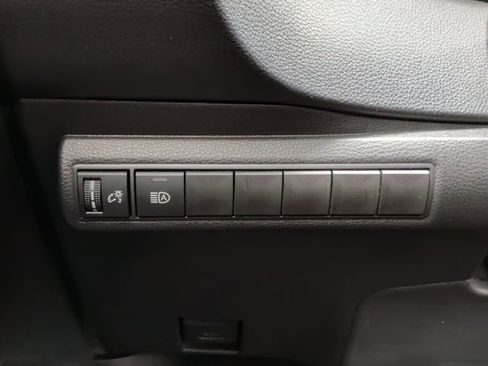Used 2025 Toyota Corolla LE FWD image 27