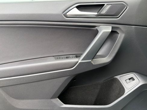 Used 2018 Volkswagen Tiguan SEL image 14