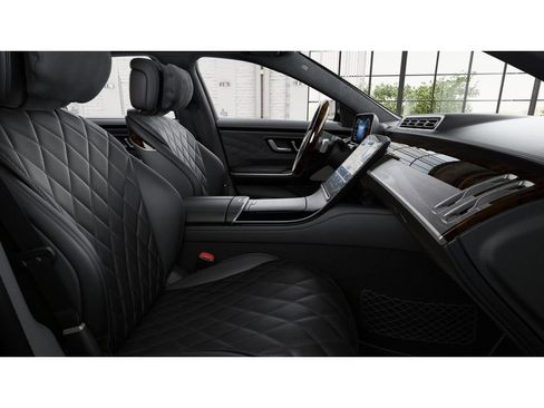 Used 2025 Mercedes-Benz S 580 4MATIC Sedan image 4
