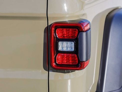 New 2026 Jeep Gladiator Mojave image 10