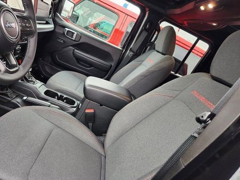 Used 2025 Jeep Wrangler Unlimited Rubicon w/ XTREMEE 35" Tire Package image 11