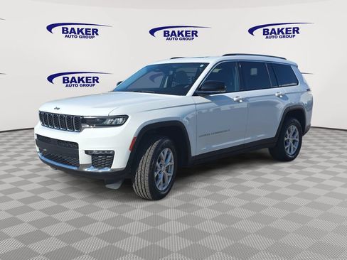 Used 2023 Jeep Grand Cherokee L Limited AWD/4WD image 7