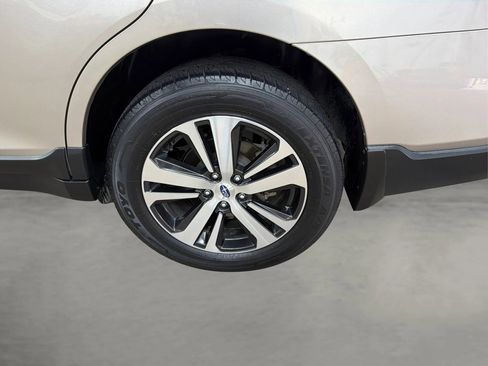Used 2018 Subaru Outback 2.5i Limited image 16
