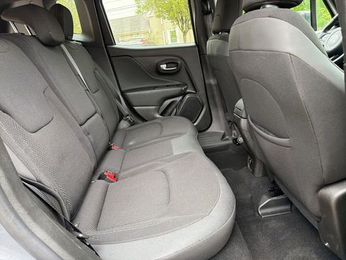 Used 2022 Jeep Renegade Altitude w/ Convenience Group AWD/4WD image 22