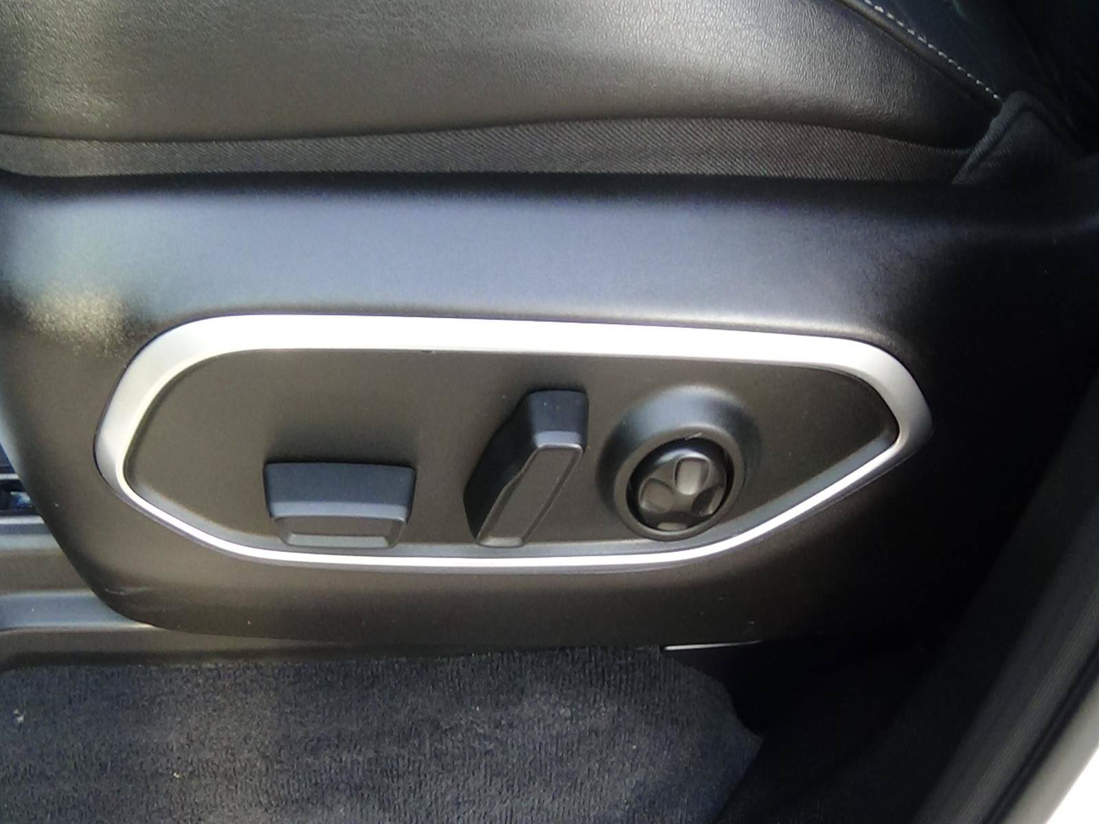 Used 2025 Jeep Wagoneer L 4WD image 18