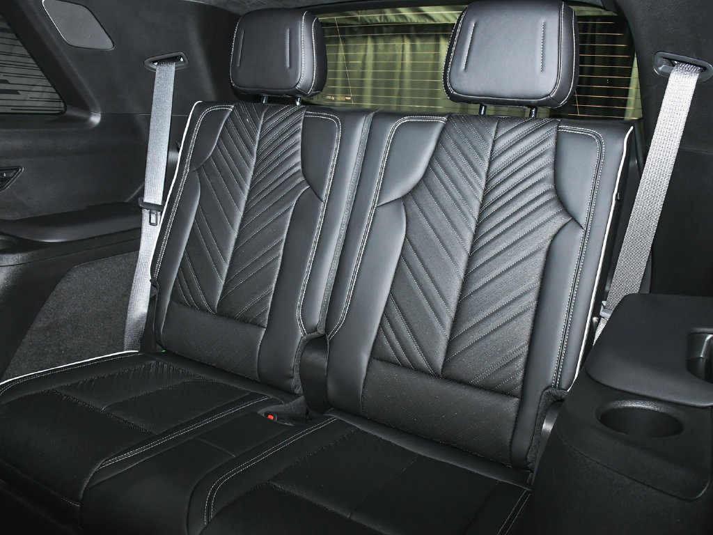 Used 2026 Cadillac Vistiq Platinum w/ LPO, Floor Liner Package AWD/4WD image 55