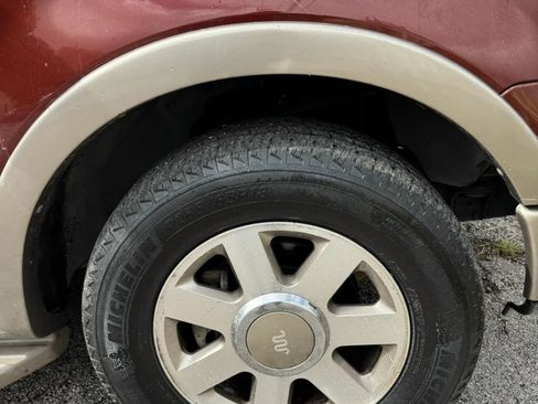 Used 2005 Ford F150 XLT image 22