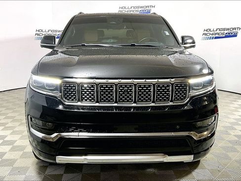 Used 2022 Jeep Grand Wagoneer Series III AWD/4WD image 2