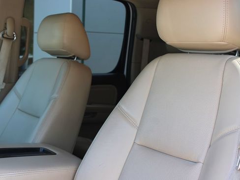 Used 2014 GMC Yukon XL Denali AWD/4WD image 6