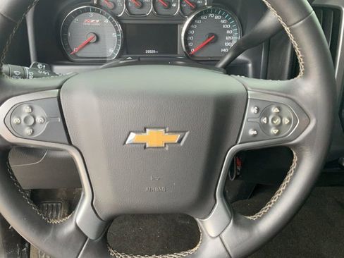 Used 2017 Chevrolet Silverado 1500 LT w/ LT Convenience Package AWD/4WD image 34