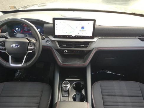 Used 2025 Ford Explorer ST-Line w/ ST-Line Street Pack AWD/4WD image 14