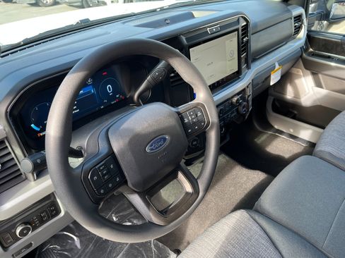 New 2026 Ford F250 XLT w/ XLT Premium Package image 8