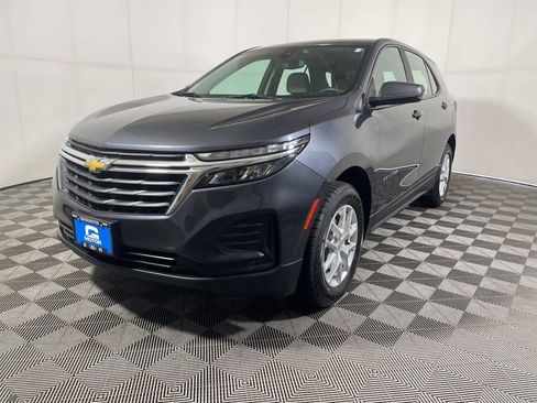 Used 2022 Chevrolet Equinox LS AWD/4WD image 4